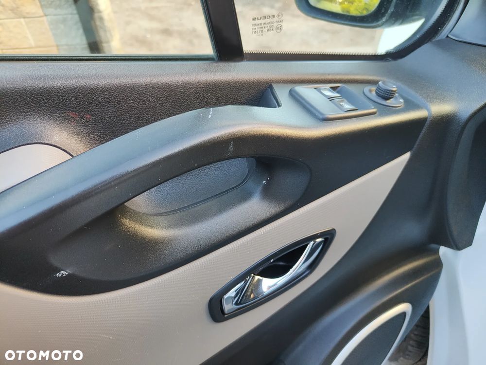 Renault Trafic - 12