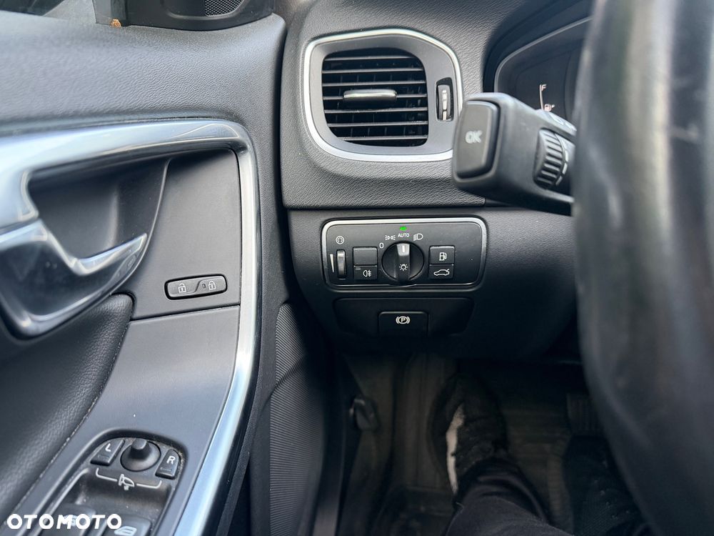 Volvo V60 D3 Geartronic Linje Business - 24