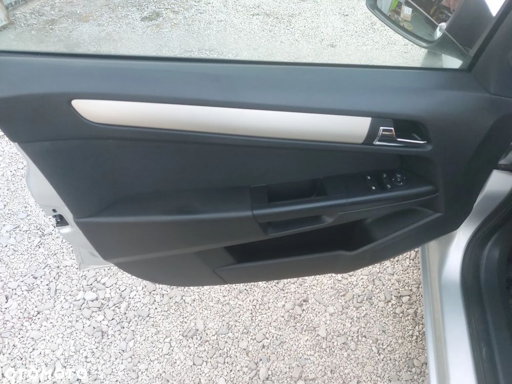 Opel Astra 1.6 Enjoy - 12