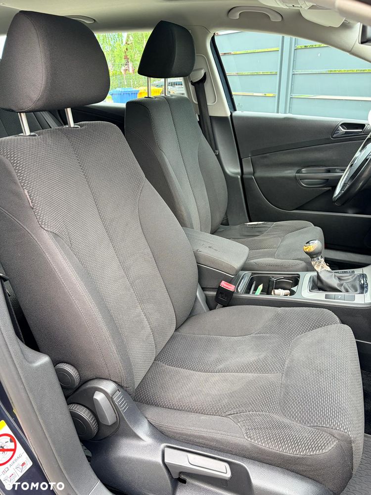 Volkswagen Passat 2.0 TDI DPF Highline - 21