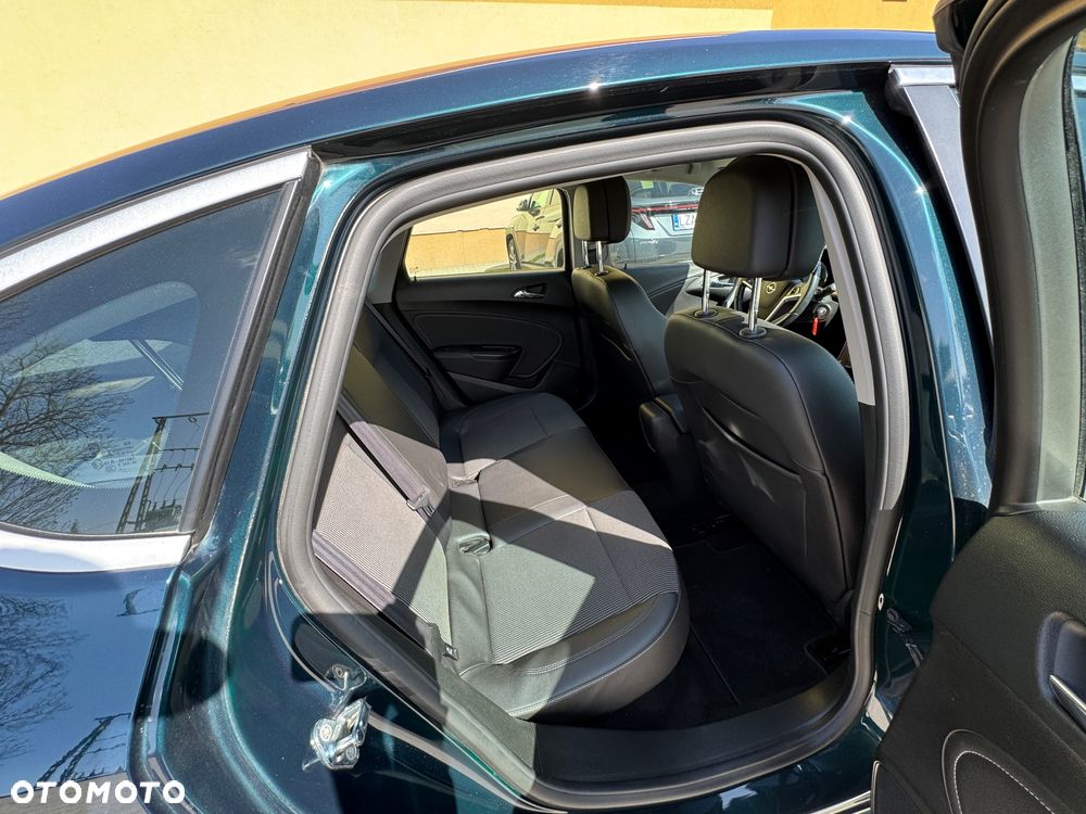 Opel Astra 1.7 CDTI Cosmo - 11