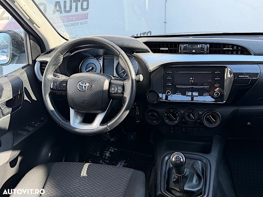 Toyota Hilux - 10