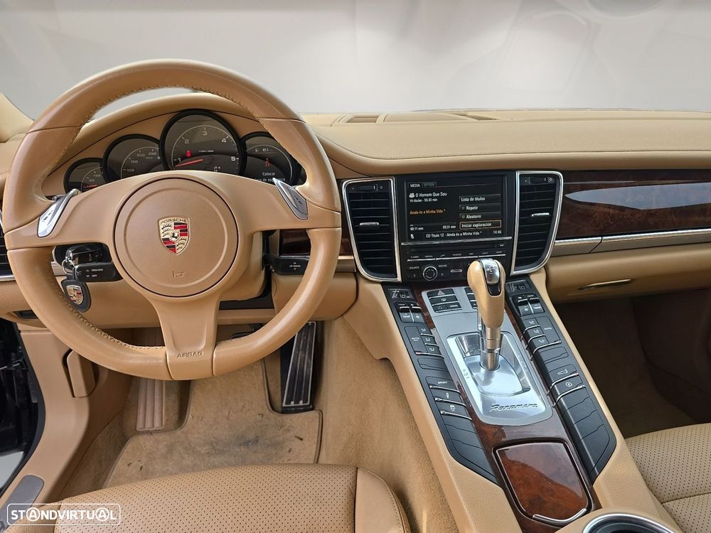 Porsche Panamera Sport Turismo - 10