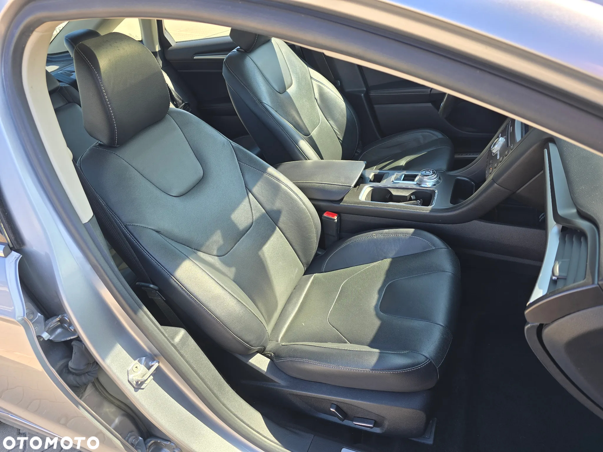 Ford Fusion 2.0 EcoBoost Titanium - 20