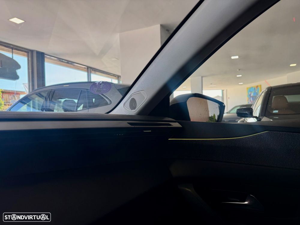 Peugeot 408 1.6 Hybrid Allure e-EAT8 - 22