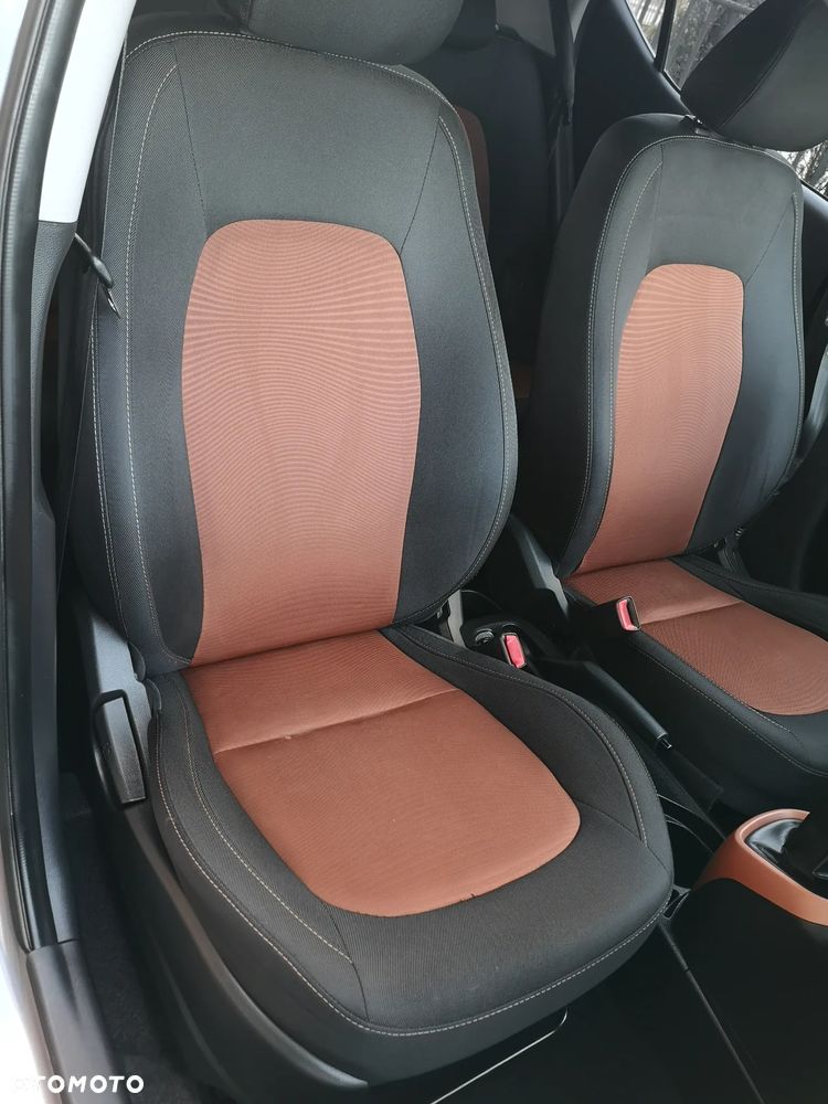 Hyundai i10 1.2 Fifa World Cup Edition - 22