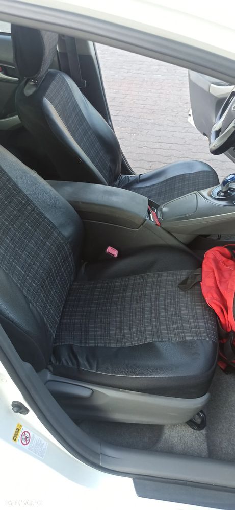 Toyota Prius 1.8 HSD Luna - 11