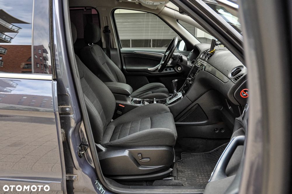Ford S-Max - 11