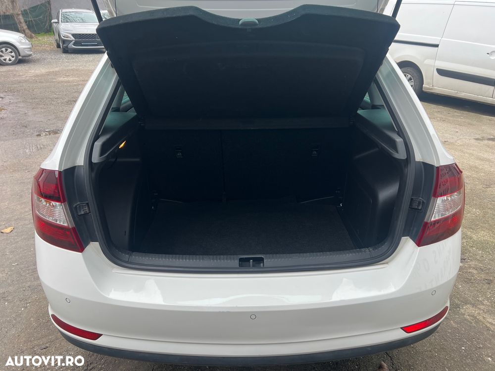 Skoda RAPID 1.4 TDI DSG Clever - 15