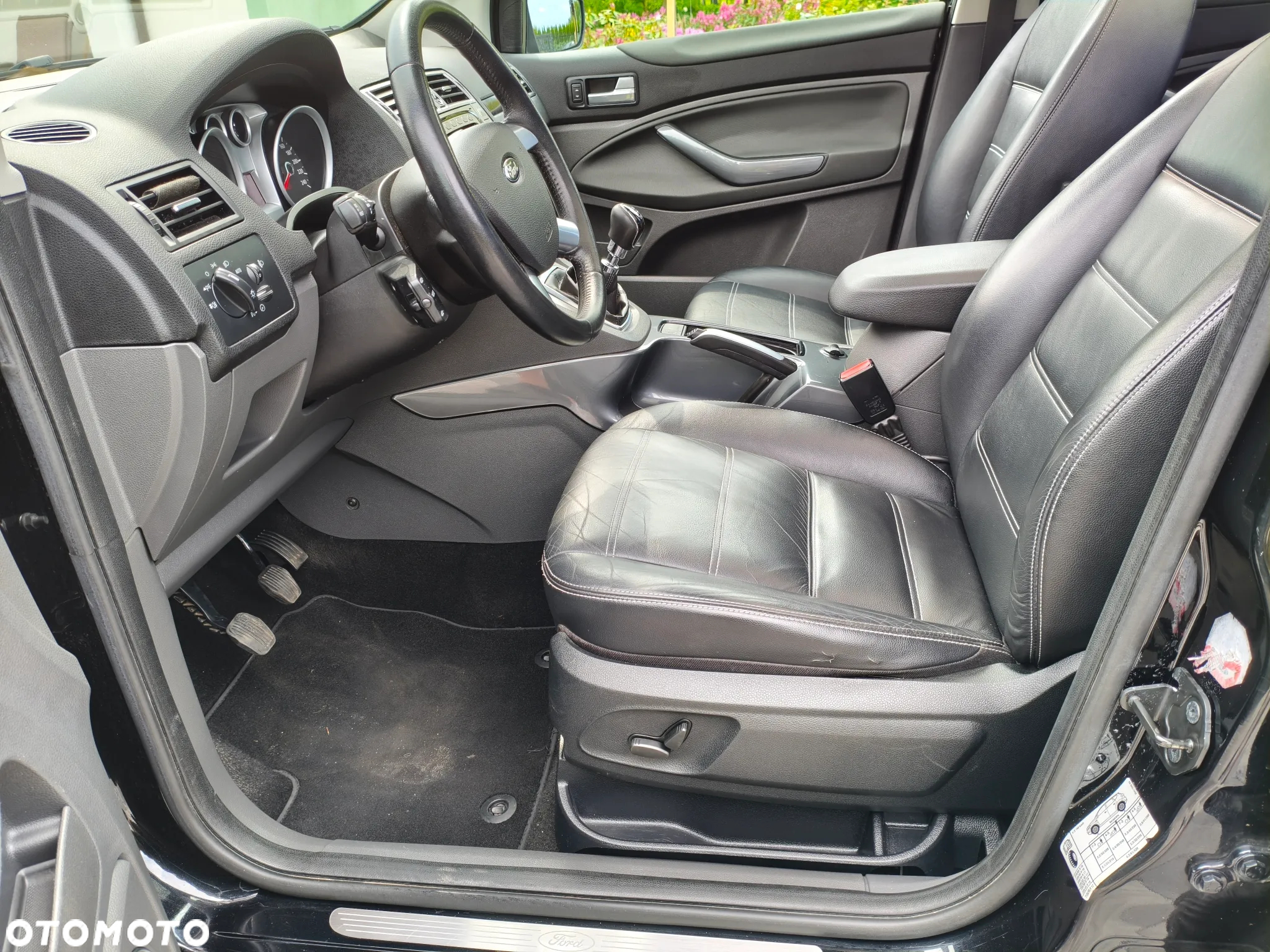 Ford Kuga 2.0 TDCi 2x4 Titanium - 17
