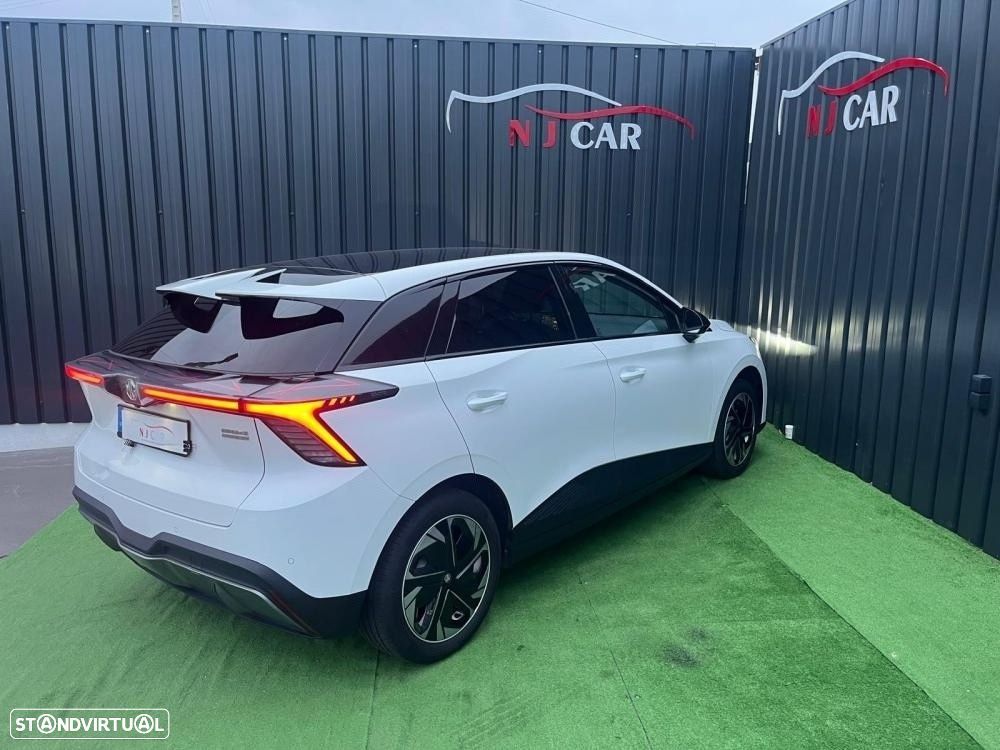 MG MG4 64 kWh Luxury - 4