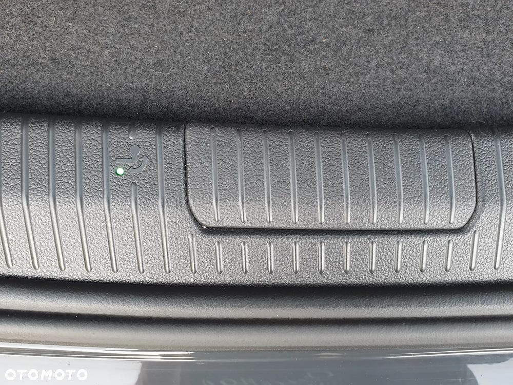 Volkswagen Golf - 23