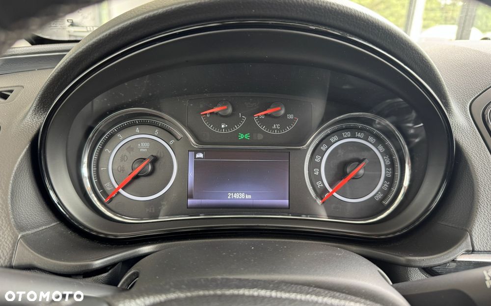 Opel Insignia - 24