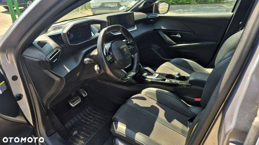 Peugeot 208 - 9