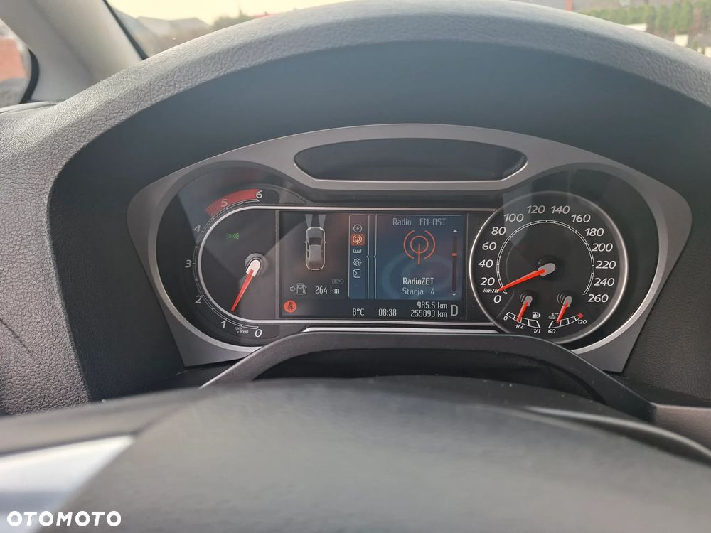 Ford S-Max - 13