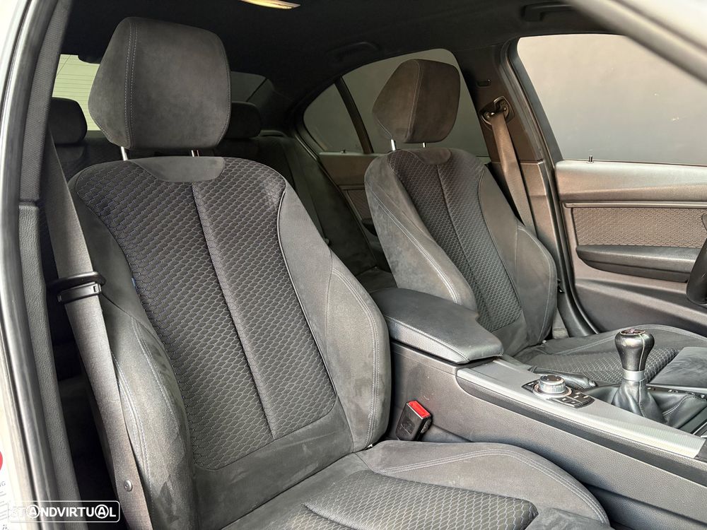 BMW 320 d xDrive Pack M - 13