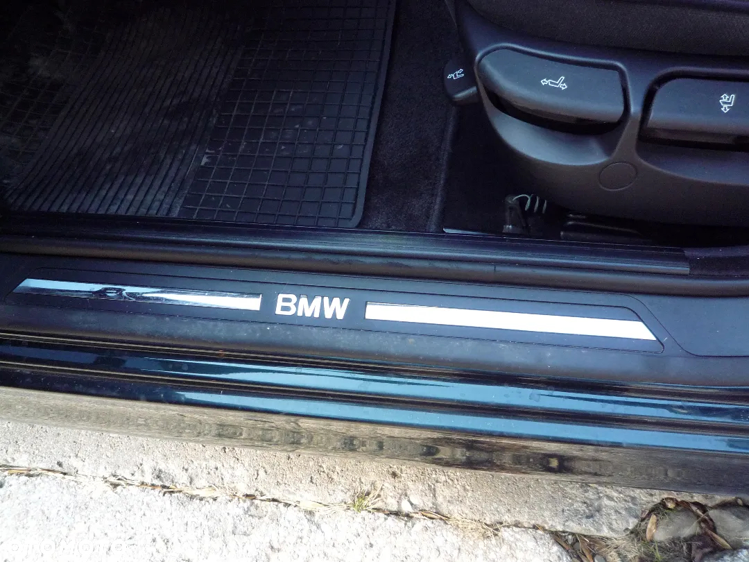 BMW Seria 5 520i - 38