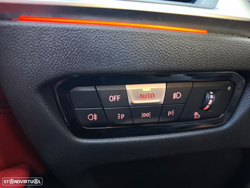 BMW 330 e Aut. Sport Line - 16