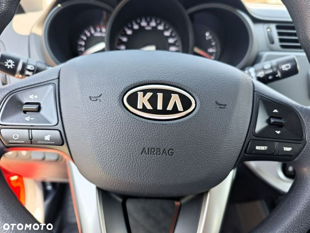 Kia Rio - 14