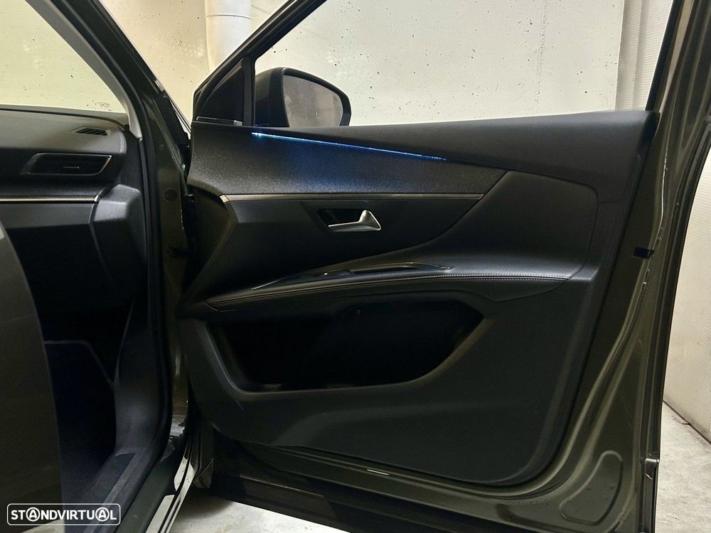 Peugeot 5008 1.2 PureTech Allure EAT8 - 58