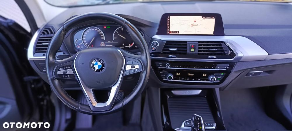 BMW X3 sDrive18d - 26