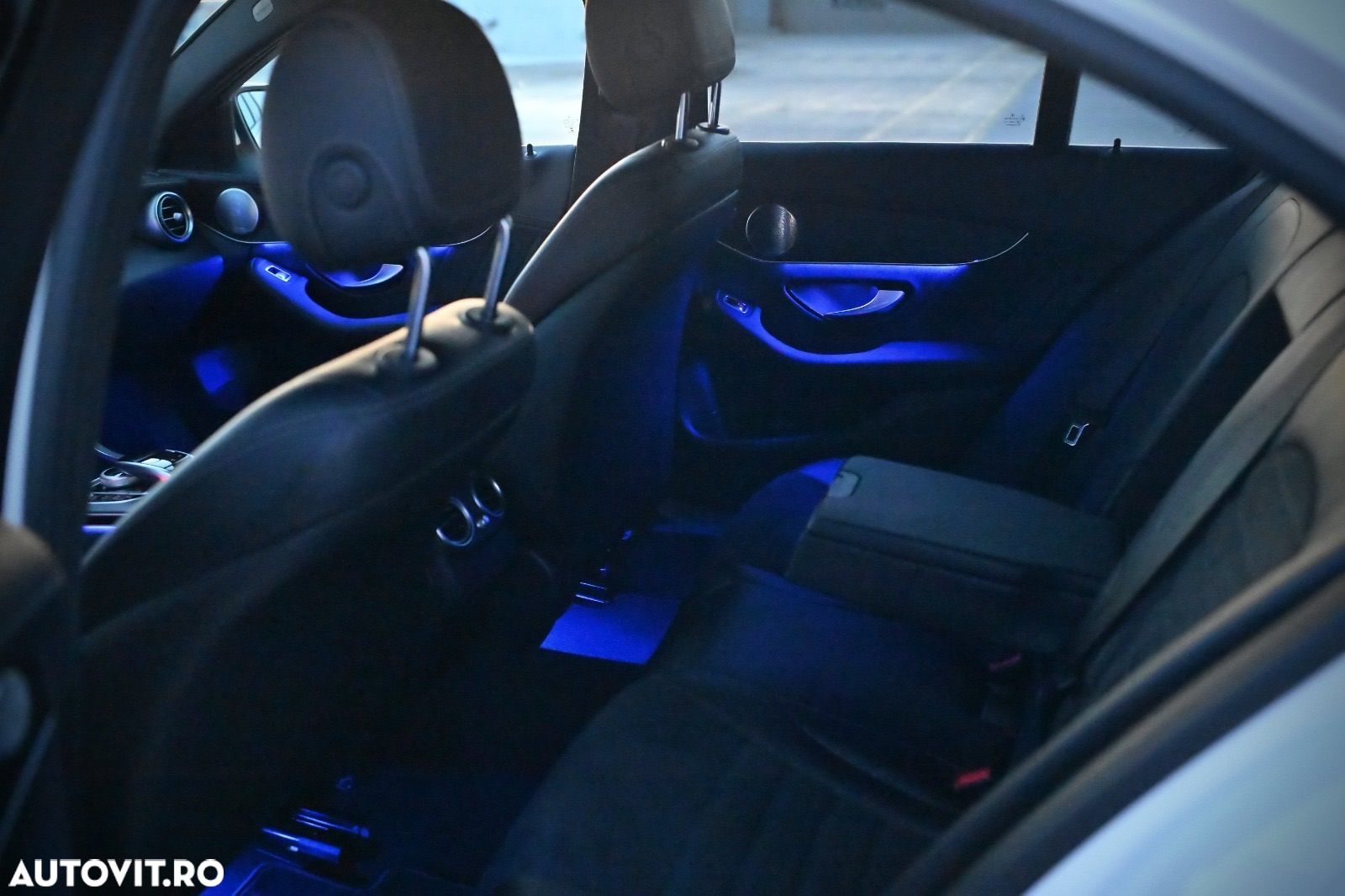 Mercedes-Benz C 300 e 4Matic 9G-TRONIC AMG Line - 31