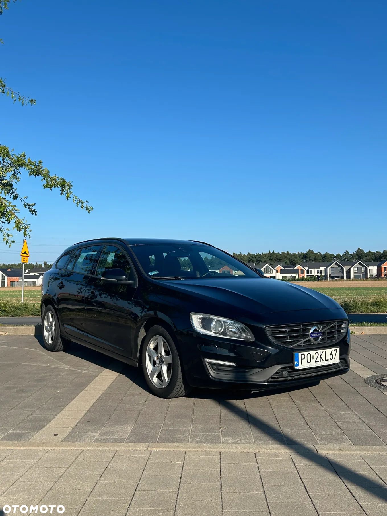 Volvo V60 D4 Geartronic Momentum - 1