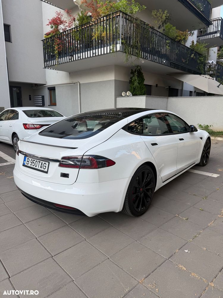 Tesla Model S - 3