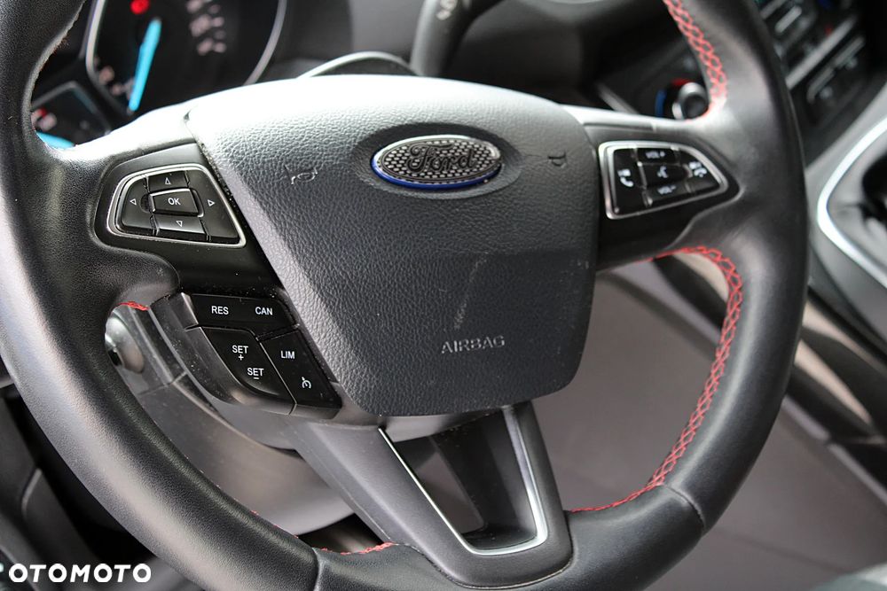 Ford Kuga - 21