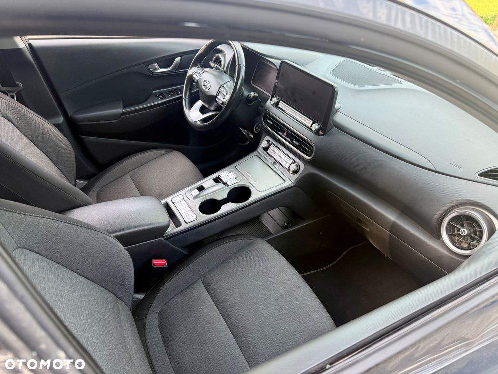 Hyundai Kona Premium - 11