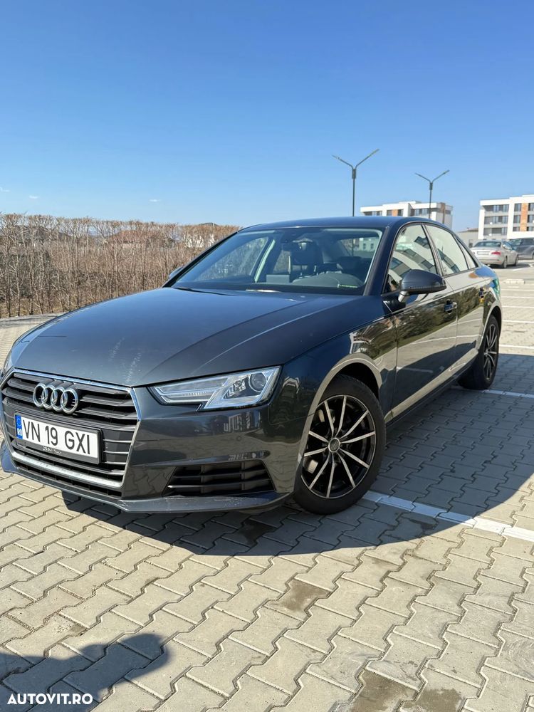 Audi A4 2.0 TDI S tronic - 1