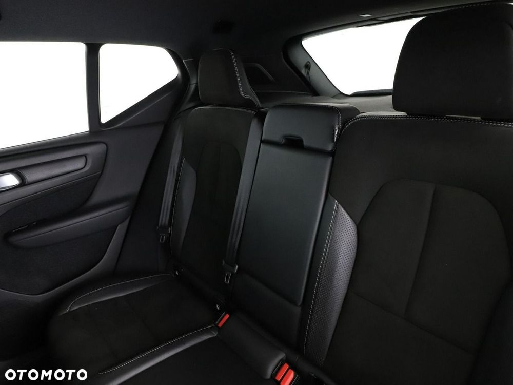 Volvo XC 40 D3 SCR R-Design - 18