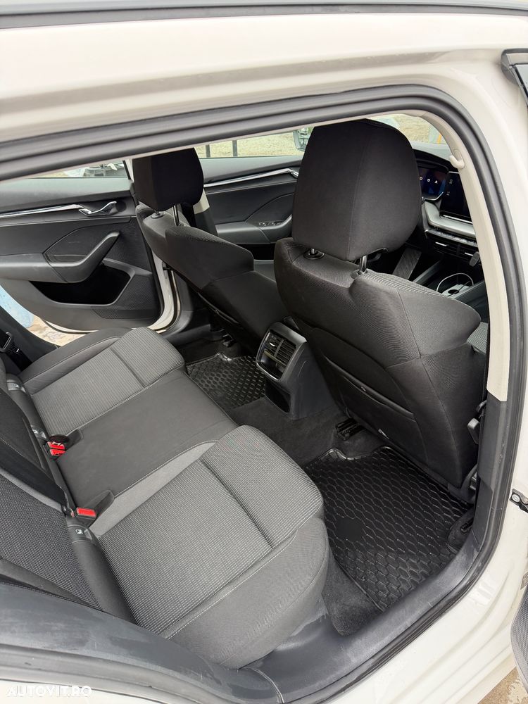Skoda Octavia 2.0 TDI DSG Style - 11