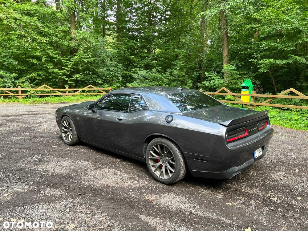 Dodge Challenger - 4