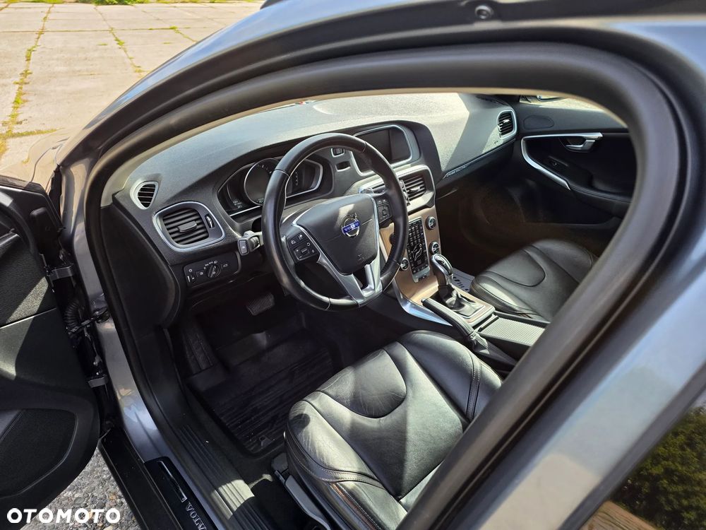 Volvo V40 Cross Country - 15