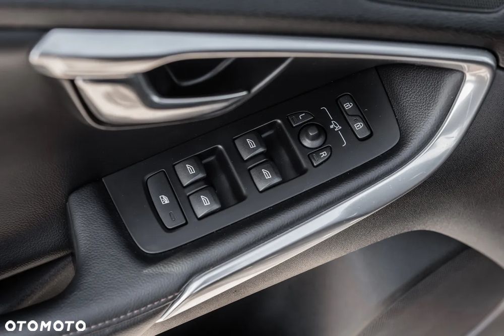 Volvo V40 Cross Country D4 Summum - 16