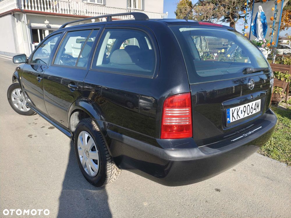 Skoda Octavia 1.6 Tour - 4