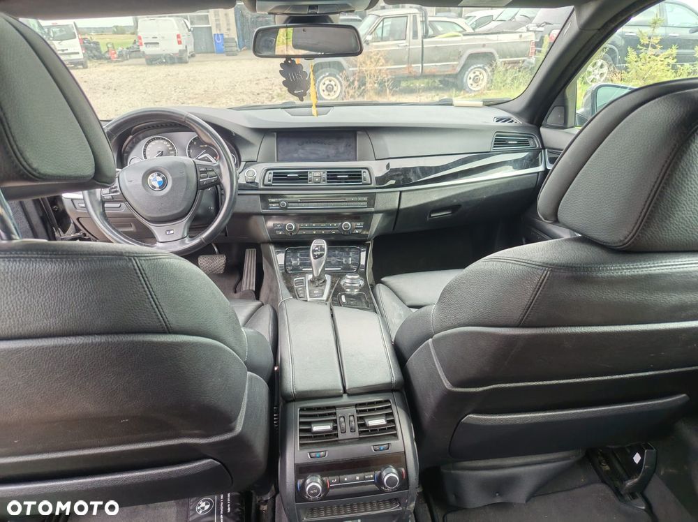 BMW Seria 5 M550d xDrive - 6