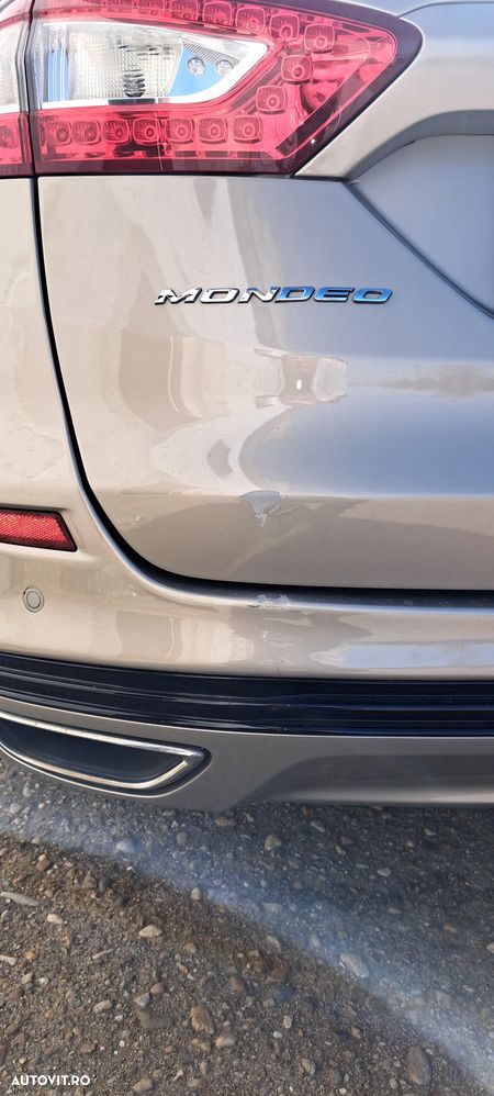 Ford Mondeo 2.0 TDCi Powershift AWD - 13