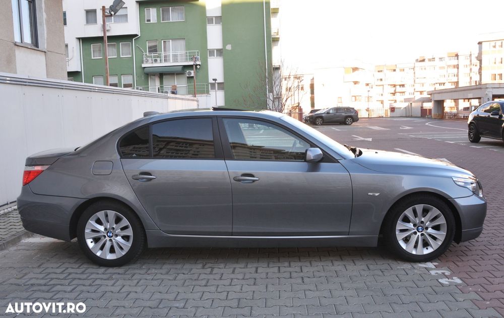 BMW Seria 5 520d Touring Special Edition - 16