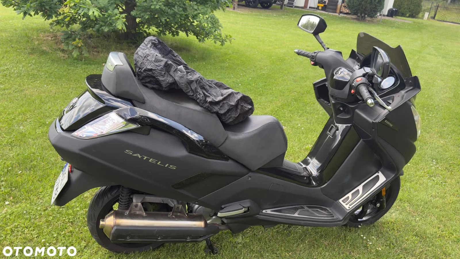 Peugeot Satelis - 1