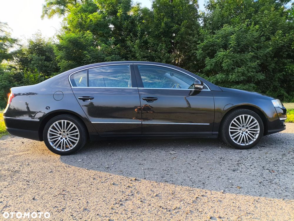 Volkswagen Passat 2.0 FSI Highline - 8