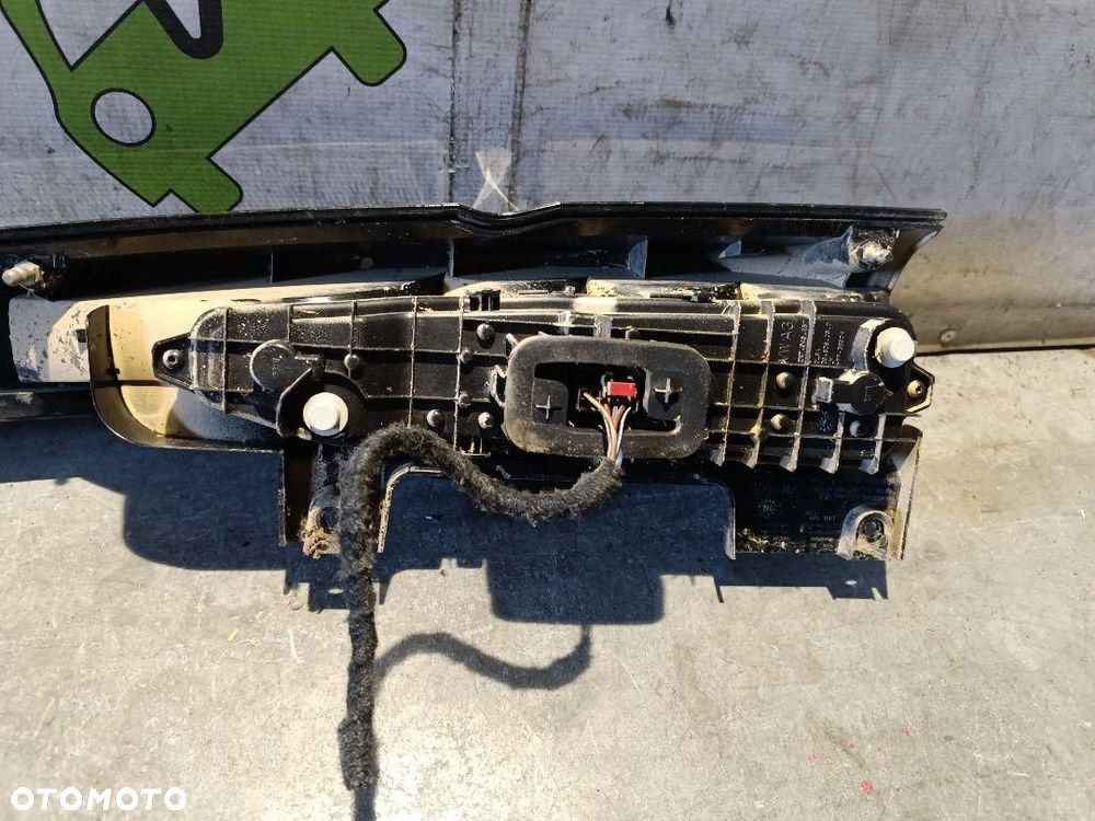 VOLKSWAGEN CADDY V 2K7  LAMPA LEWA TYŁ 2K7945095A - 5