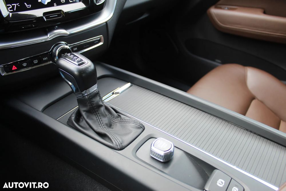 Volvo XC 60 D4 AWD Momentum - 19