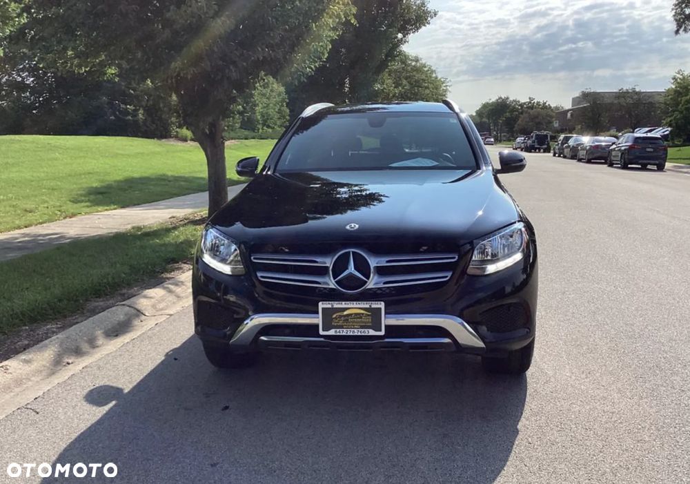 Mercedes-Benz GLC 300 4Matic 9G-TRONIC AMG Line - 2