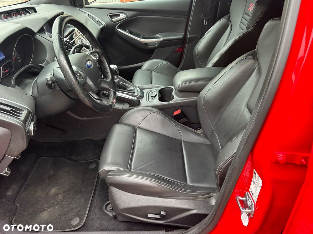 Ford Focus 2.0 EcoBoost ST mit Leder-Sport-Paket - 28