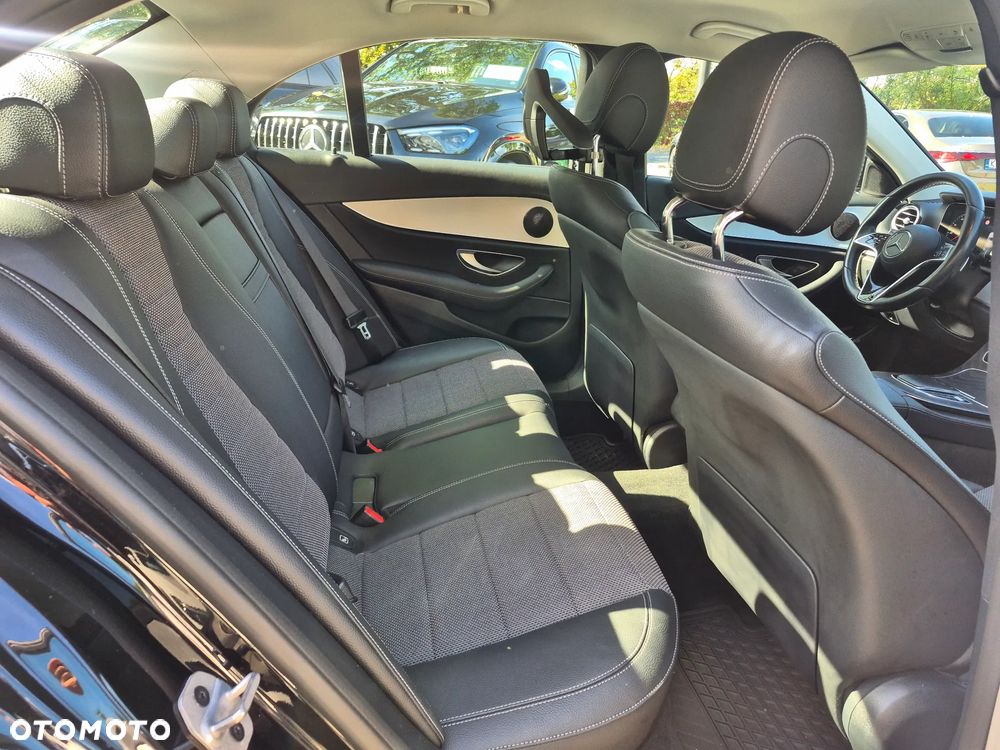 Mercedes-Benz Klasa E 220 d 4-Matic - 30