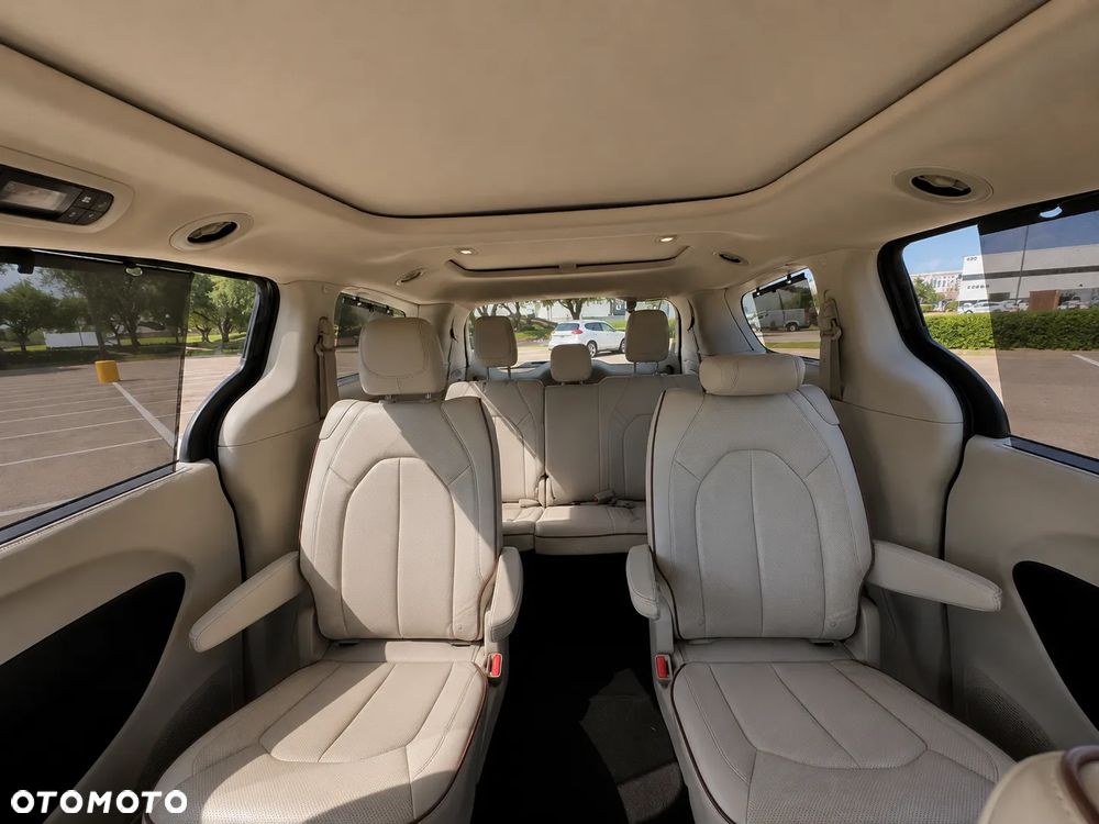 Chrysler Pacifica - 21