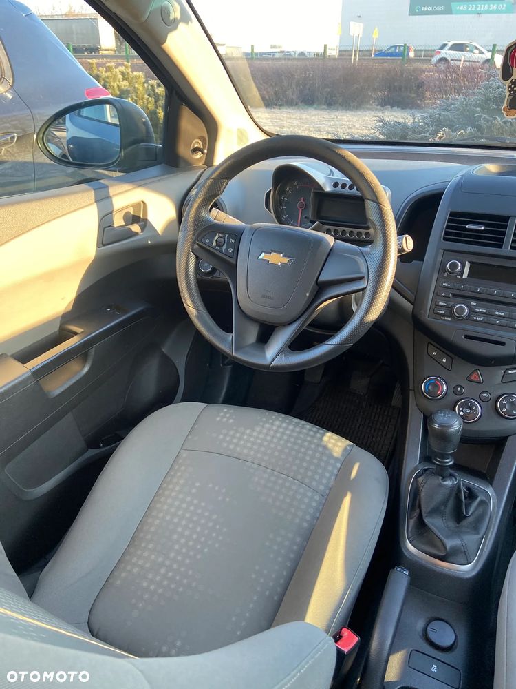 Chevrolet Aveo - 10