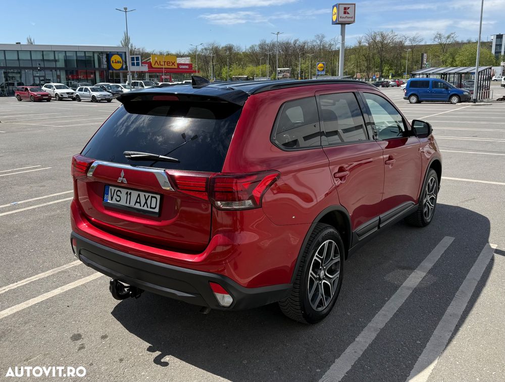 Mitsubishi Outlander - 3